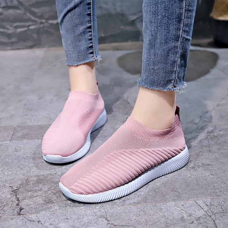 Atmungsaktive flache Schuhe aus Stretch-Mesh mit weicher Sohle und Fliegenstrick-Schlupfschuhen