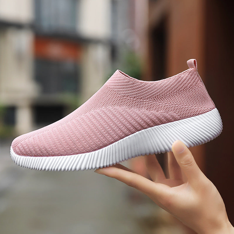 Atmungsaktive flache Schuhe aus Stretch-Mesh mit weicher Sohle und Fliegenstrick-Schlupfschuhen