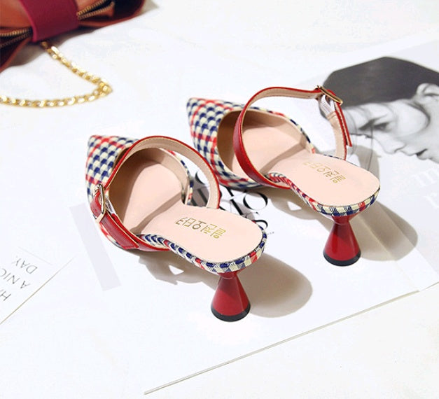 Frühling und Sommer neue koreanische Version der karierten Baotou Halbschuhe weibliche spitze Sandalen und Hausschuhe mit hohen Absätzen dick mit wilden Damenschuhen