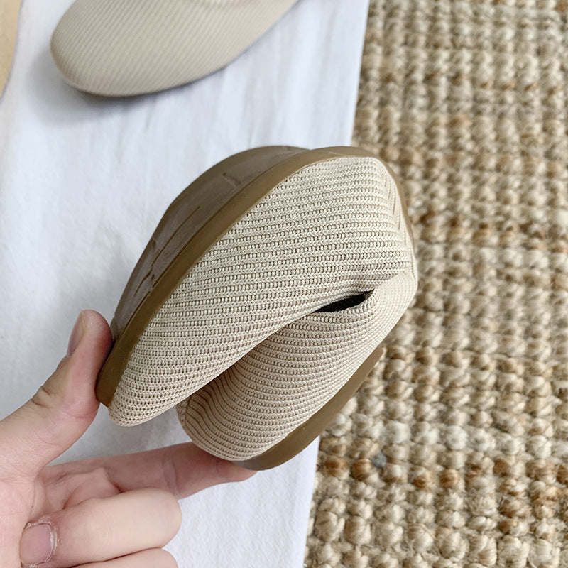Flache, atmungsaktive Damenschuhe mit Sehnensohle