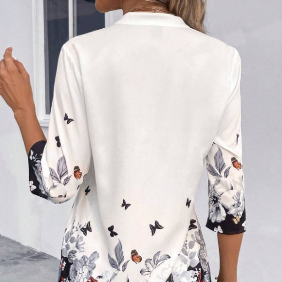 Damen T-Shirt mit V-Ausschnitt, Schmetterlings- und Blumendruck, 7/4-Ärmeln und Kontrast