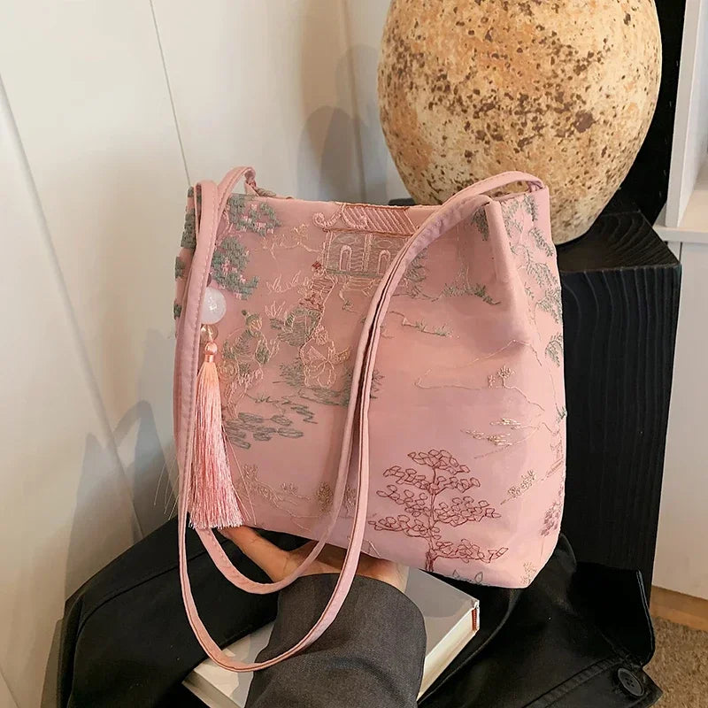 Hot Selling Chinese Style Embroidered Fashionable Women's Shoulder Bag 2025 Summer New Trend Large Capacity Handbag