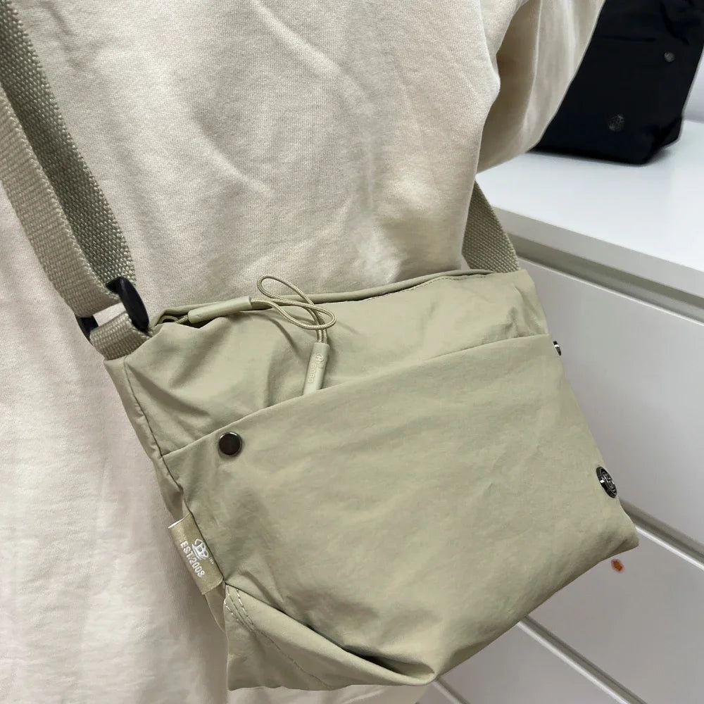 Ultra-light Nylon Crossbody Bag for Women Adjustable Wide Strap Lightweight Women's Bag Zipper Closure Stylish Messenger Bag