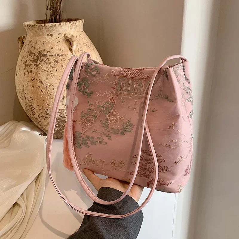 Hot Selling Chinese Style Embroidered Fashionable Women's Shoulder Bag 2025 Summer New Trend Large Capacity Handbag