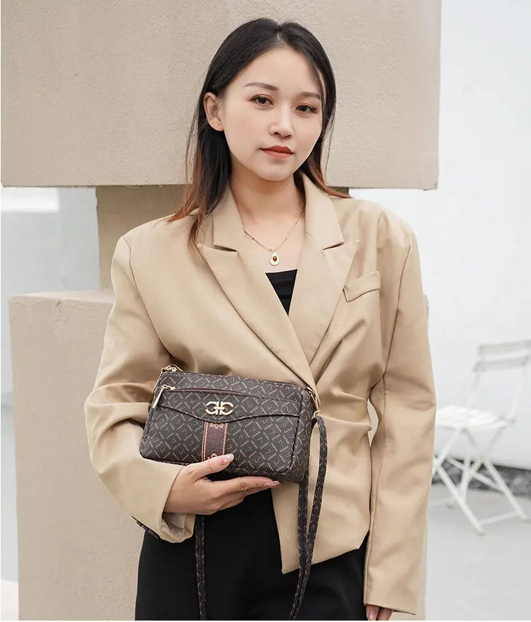 2025 Women's New Crossbody Shoulder Bag Atmospheric Middle-aged Underarm Handbags Mini Phone Small Shoulder Bag for Mothers