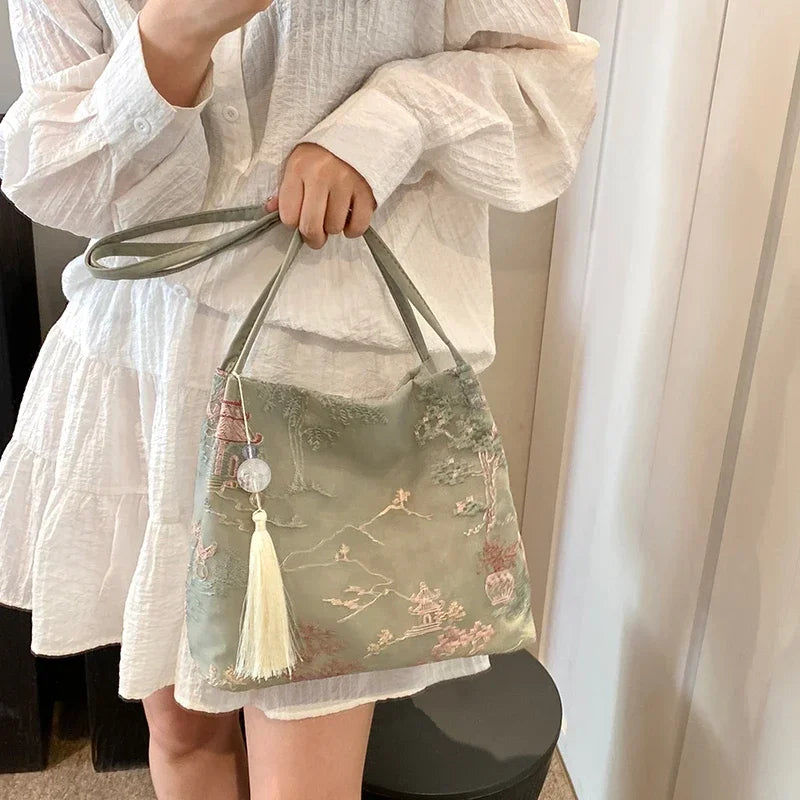 Hot Selling Chinese Style Embroidered Fashionable Women's Shoulder Bag 2025 Summer New Trend Large Capacity Handbag