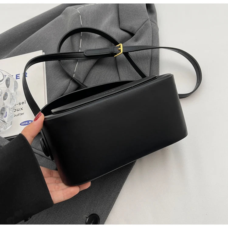 Classic Black Shoulder Bag Women's Versatile Retro Crossbody Square Bags 2025 New Large Capacity Textured Leather Flap Handbags