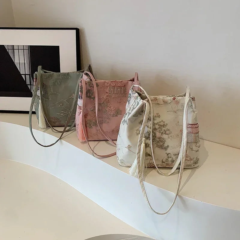 Hot Selling Chinese Style Embroidered Fashionable Women's Shoulder Bag 2025 Summer New Trend Large Capacity Handbag