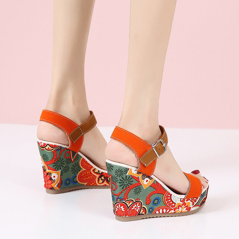 Mode Blumen bestickt High Wedge Sandalen für Frauen Sommer Zehen Plattform Schnalle Schuhe