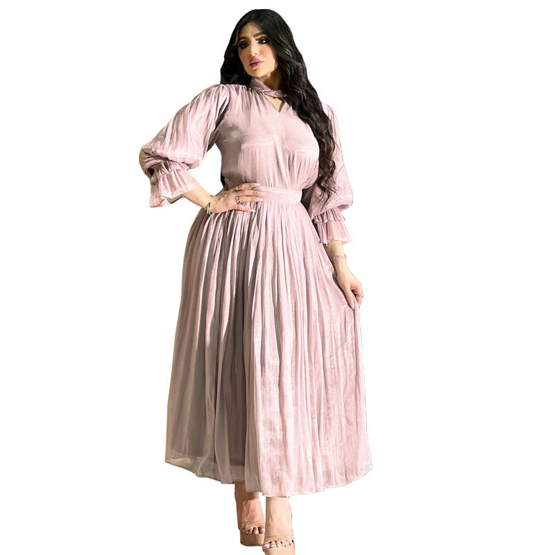 Modisches muslimisches Damenkleid aus glänzender Seidensatin