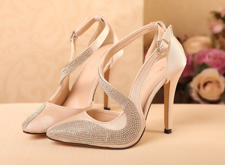 Chaussures simples à talons hauts et strass tendance