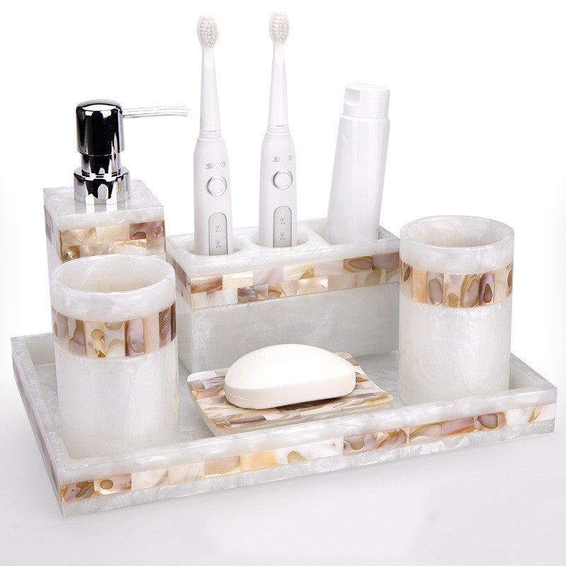 Accessoires de décoration de salle de bain Coque de luxe léger Support de brosse à dents Distributeur de savon Bouteille de lotion Ensemble de fournitures de salle de bain 5.0
