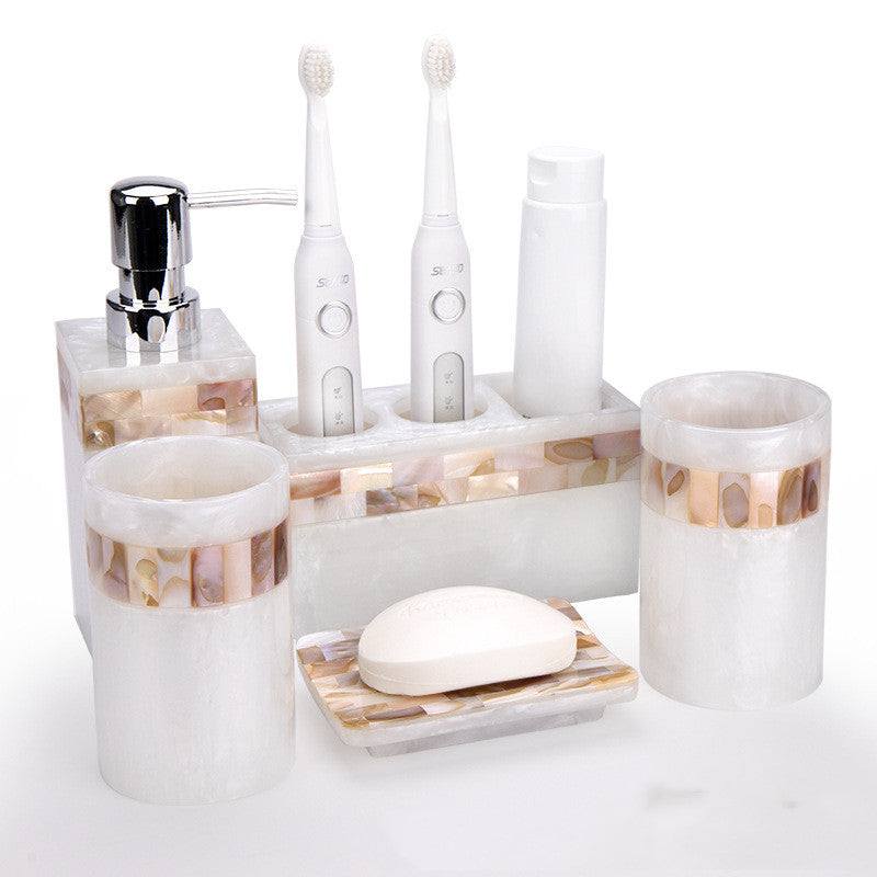 Accessoires de décoration de salle de bain Coque de luxe léger Support de brosse à dents Distributeur de savon Bouteille de lotion Ensemble de fournitures de salle de bain 5.0