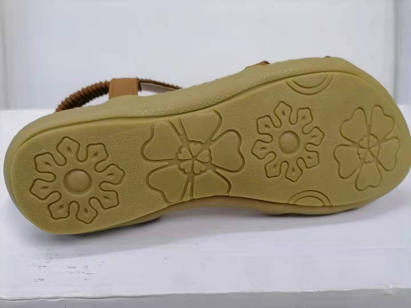 Sandales plates grande taille à fleurs et strass, chaussures de plage