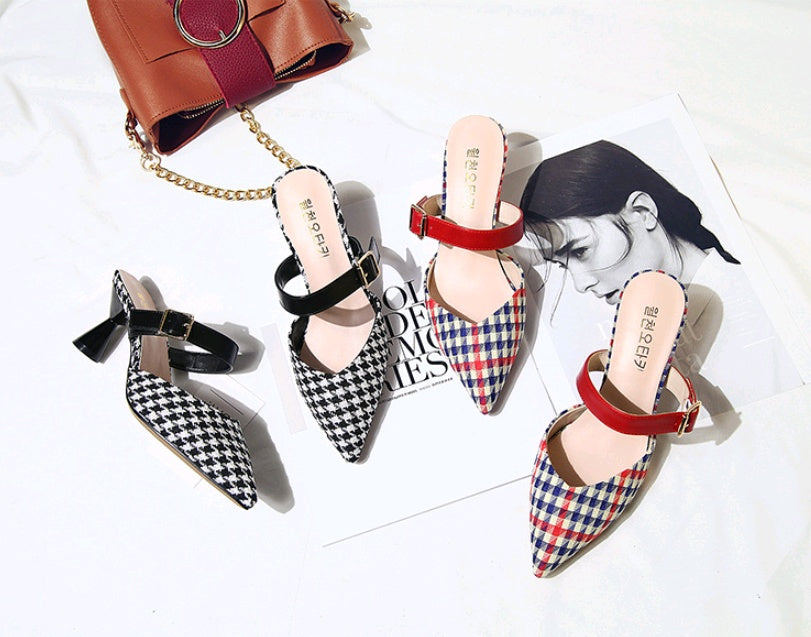 Frühling und Sommer neue koreanische Version der karierten Baotou Halbschuhe weibliche spitze Sandalen und Hausschuhe mit hohen Absätzen dick mit wilden Damenschuhen
