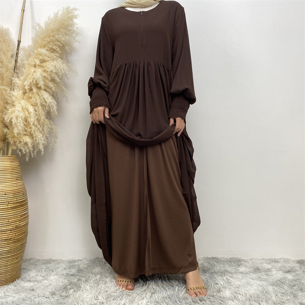 Muslimisches schlichtes, einfarbiges plissiertes Chiffonkleid mit Gummizug