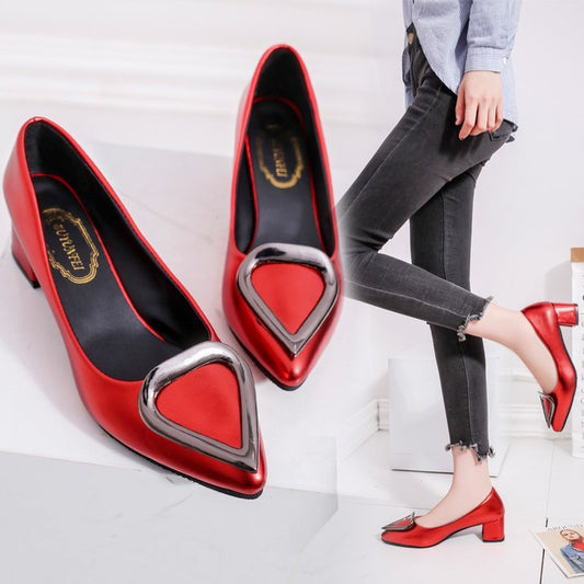 Lässige High Heels mit dreieckiger Schnalle