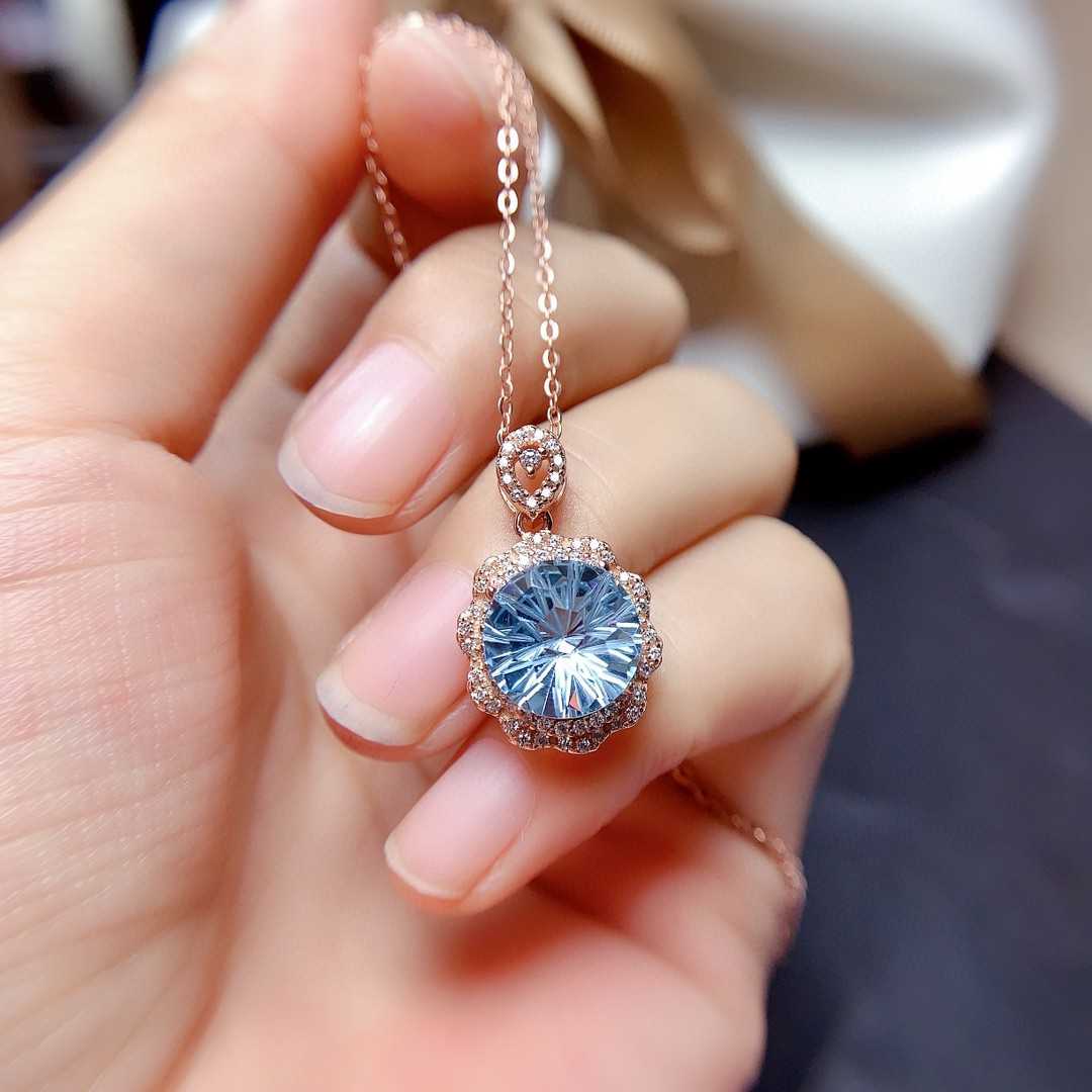 Parure en topaze bleu ciel naturelle taillée en feu d'artifice pour femme (bague, pendentif et boucles d'oreilles)