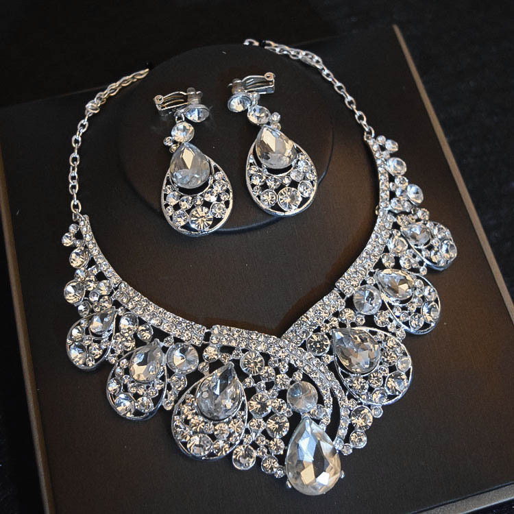 Braut Kopfschmuck Blumen Hochzeit Haarschmuck Zubehör Krone Halskette Ohrringe Dreiteiliges Set Hochzeitsaccessoires