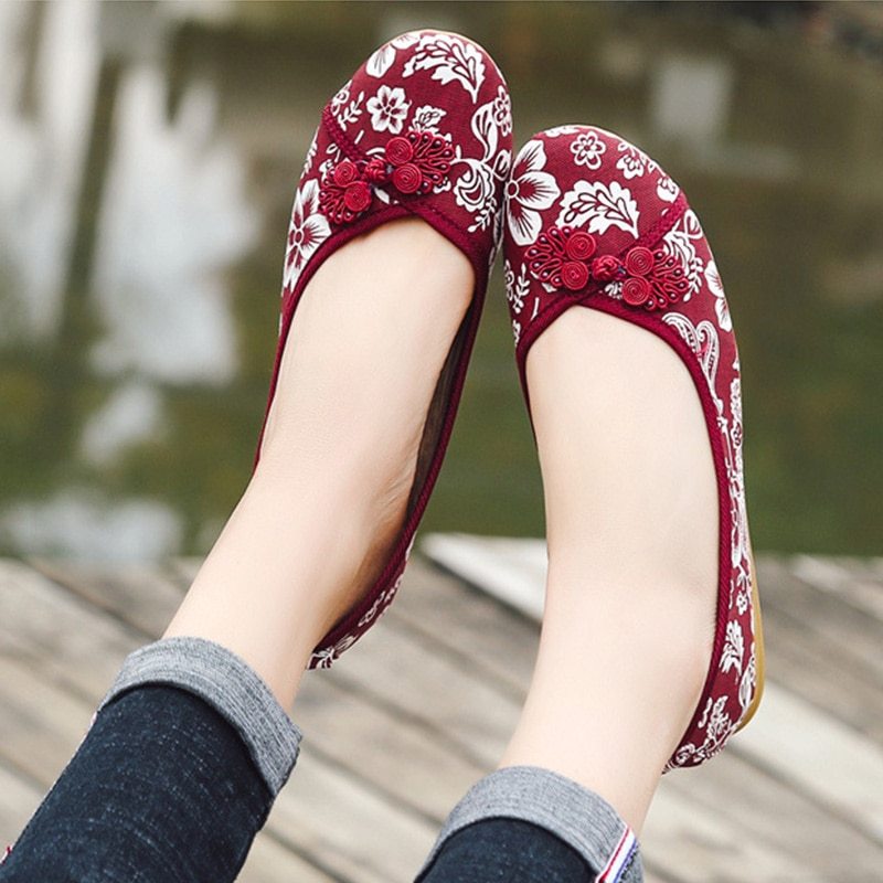 Neue flache boden alten Peking tuch schuhe nationalen wind bestickt rindfleisch sehne untere schuhe mutter freizeit square dance leinen schuhe
