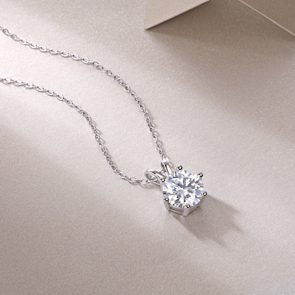 Collier pendentif en diamant de luxe romantique Mark avec ornements en argent et diamants Mosan 