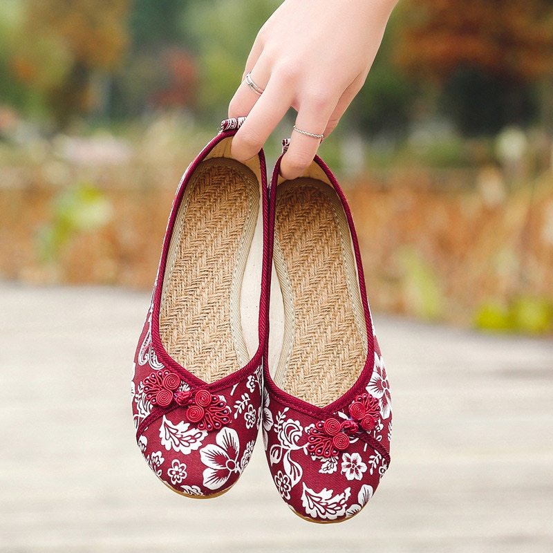 Neue flache boden alten Peking tuch schuhe nationalen wind bestickt rindfleisch sehne untere schuhe mutter freizeit square dance leinen schuhe