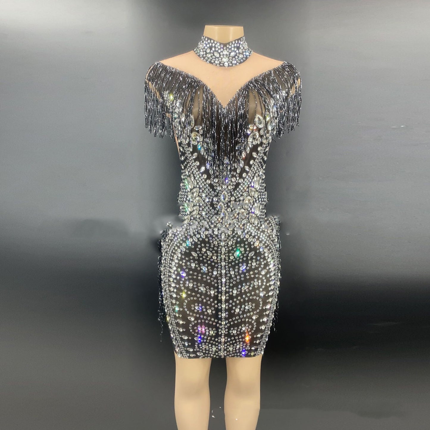 Nouvelle Déesse du Vent Robe à Paillettes avec Glands et Perles, Ornements de Perles et Strass, Design de Luxe.