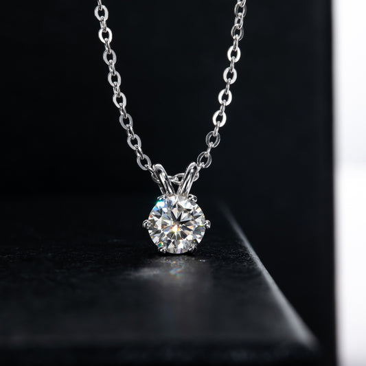 Moissanite 925 Sterling Silver Pendantlight Luxury Fashion-forward Necklace Accessory