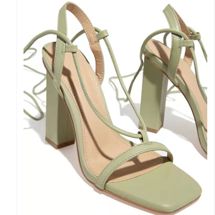 Damenschuhe mit quadratischer Zehenpartie und Knöchelriemen, Schnürung, Riemchensandalen, modische Party-Pumps