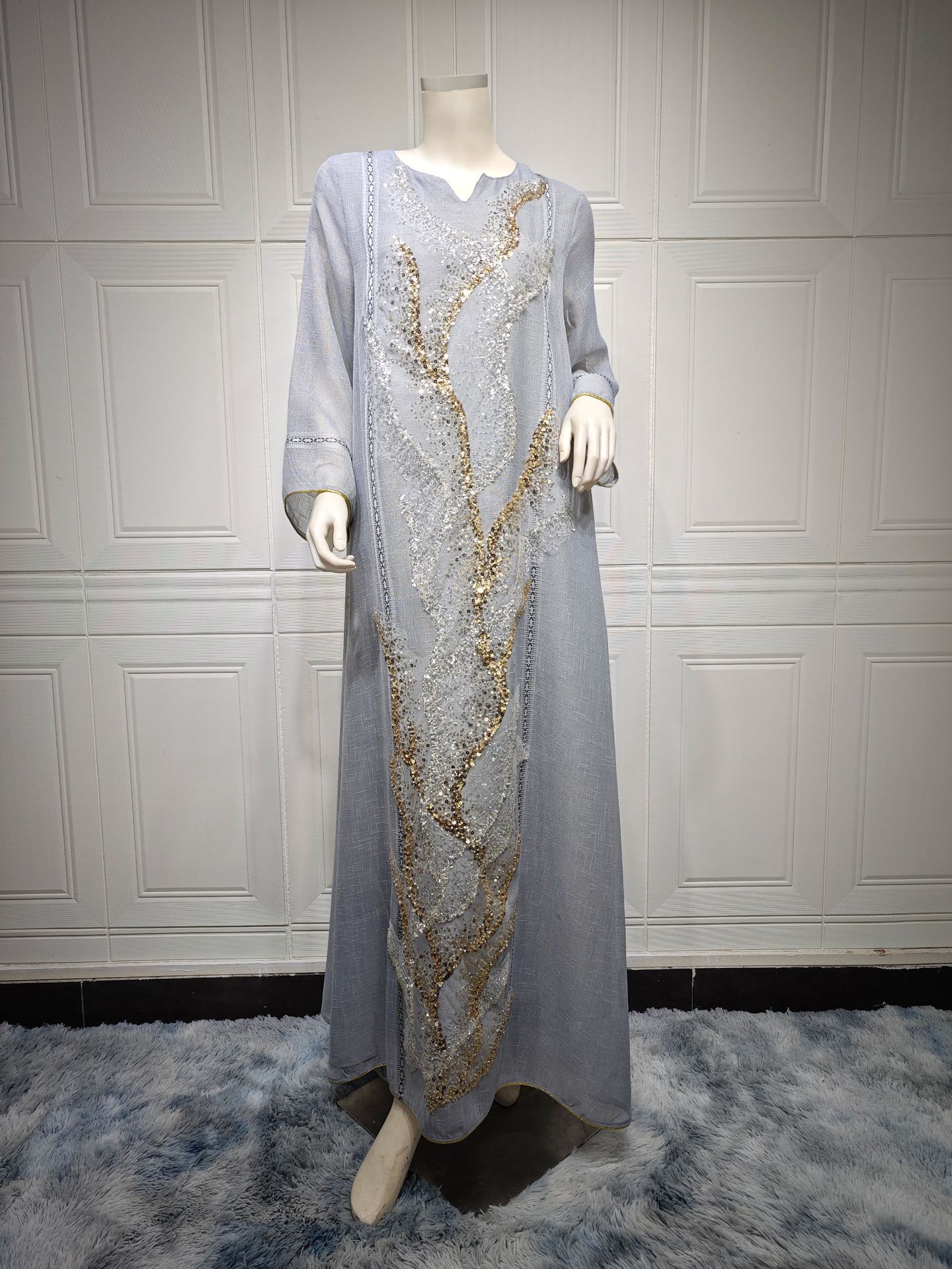 Stylish Muslim Robe Sequined Embroidery Dress for Everyday Wear