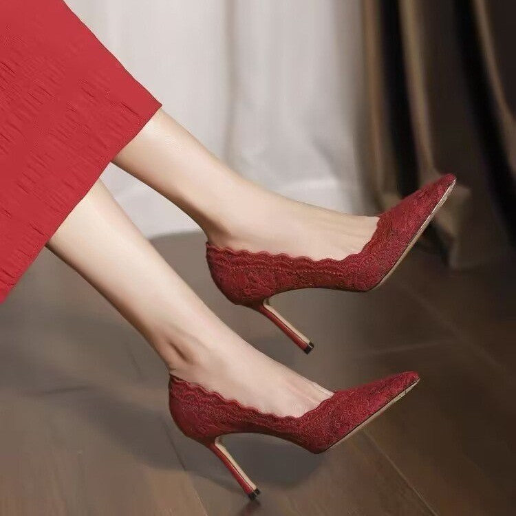 Elegante spitzenbesetzte hochhackige Schuhe für Damen