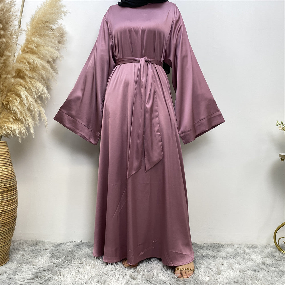 Muslimisches Satin-Kleid für Damen mit Schnürung