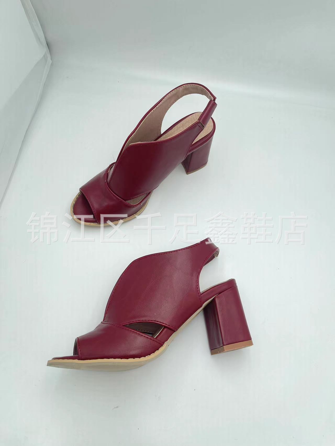 Stilvolle Sandalen mit Peep-Toe und Blockabsatz für den Sommer für Damen