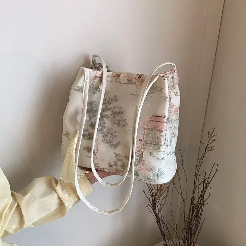 Hot Selling Chinese Style Embroidered Fashionable Women's Shoulder Bag 2025 Summer New Trend Large Capacity Handbag