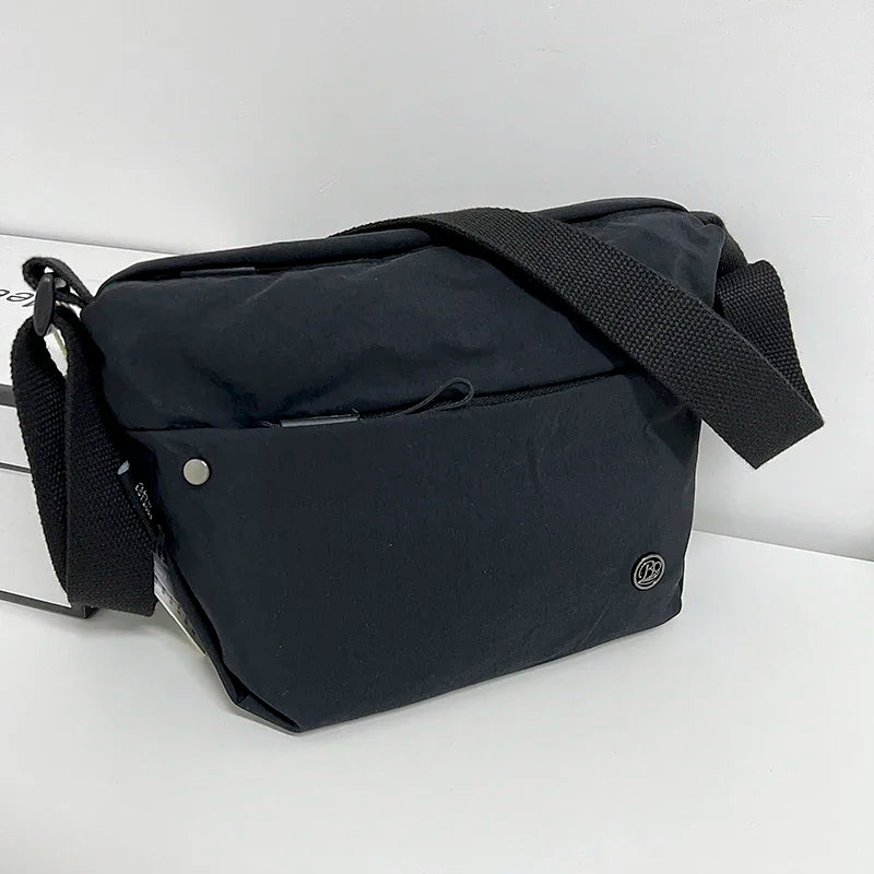 Ultra-light Nylon Crossbody Bag for Women Adjustable Wide Strap Lightweight Women's Bag Zipper Closure Stylish Messenger Bag
