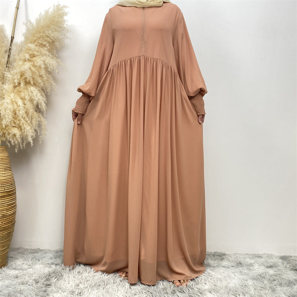 Muslimisches schlichtes, einfarbiges plissiertes Chiffonkleid mit Gummizug