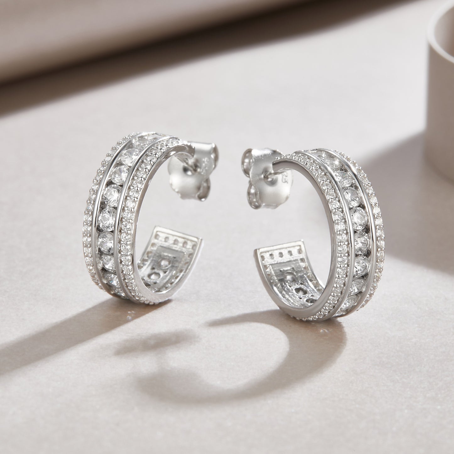 Flying All Over The Sky - Earrings Set With Top-quality Moissanite S925 Silver And Platinum-plated Stud Earrings Are Fashionable And Trendy Accessories That Can Be Tested With A Diamond Pen