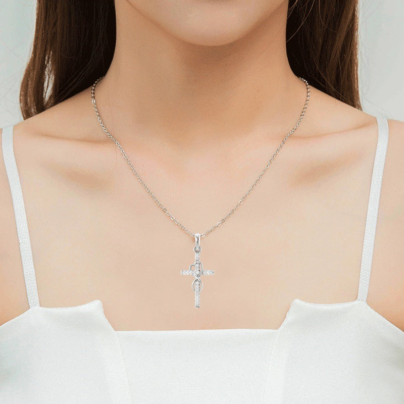 Legierungsanhänger mit Diamant und achtstelliger Kreuzkette