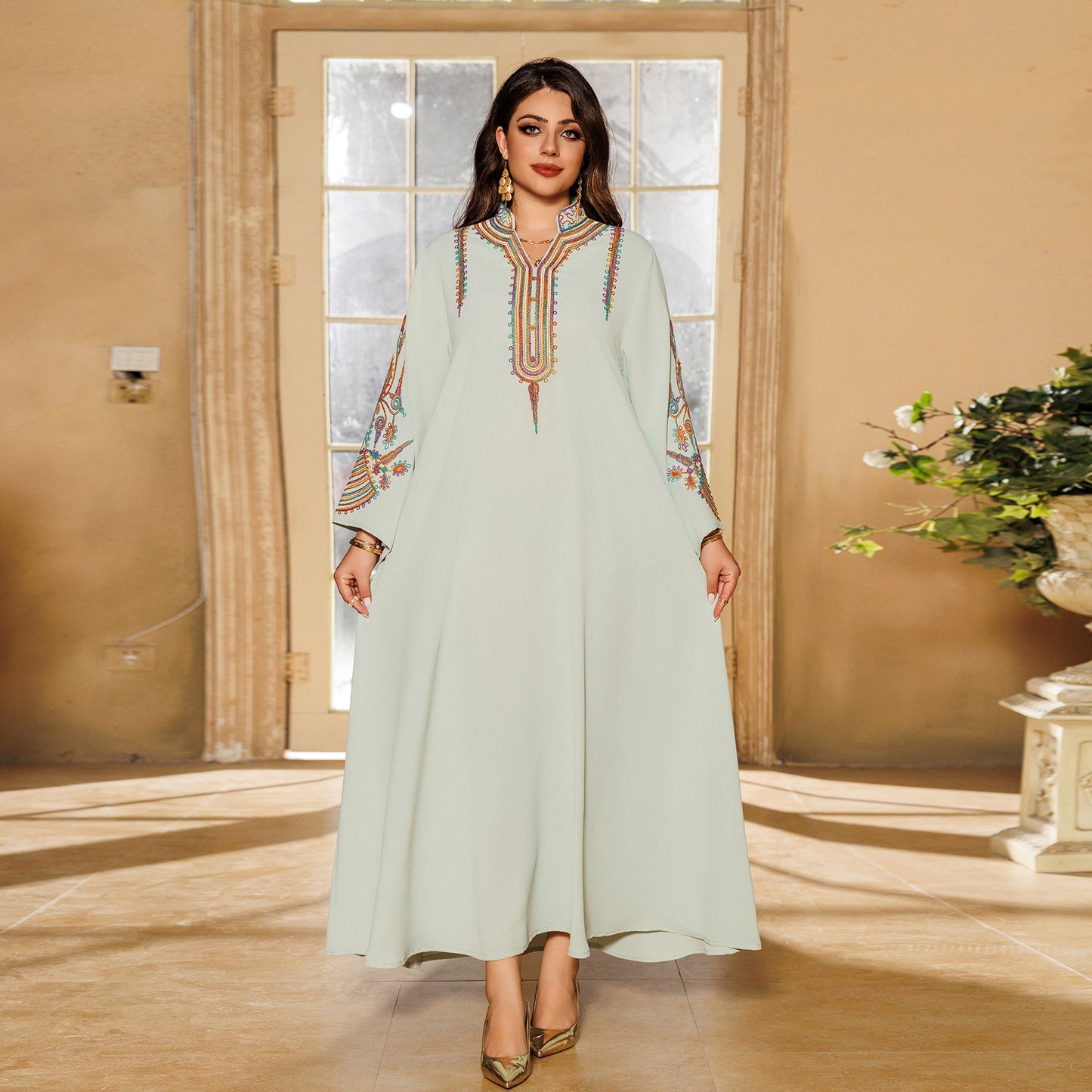 Muslimisches Kleid mit Seilstickerei für Damen