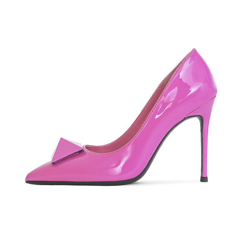 Neue spitze Stiletto-Absatzschuhe mit Nieten für Damen