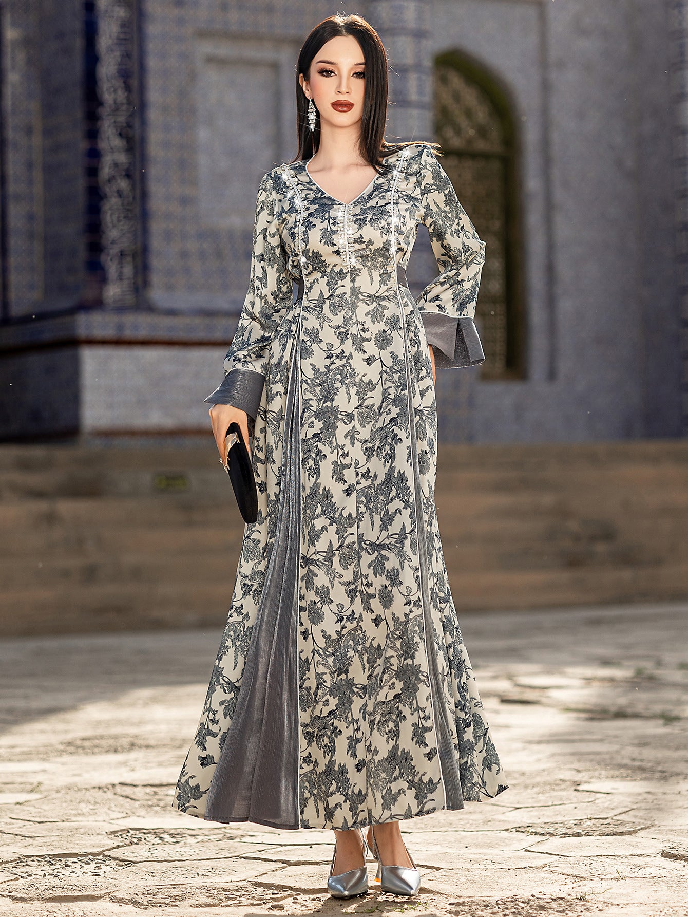 Robe musulmane en satin imprimé à col en V