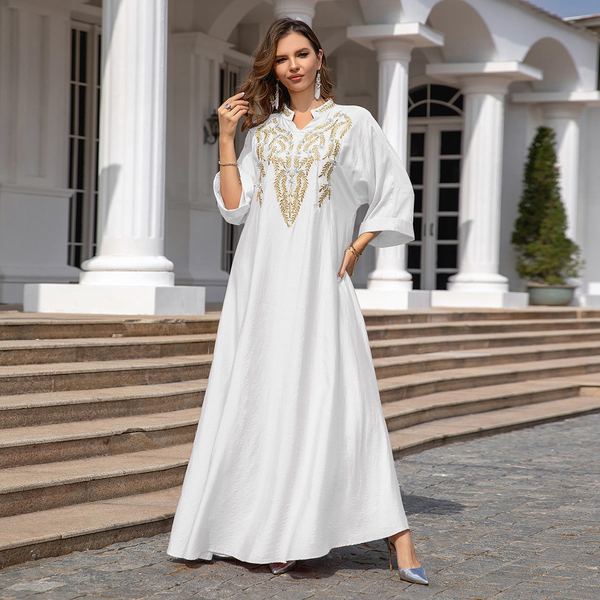 Stylish Muslim Women Embroidered Robe Dress for Everyday Wear