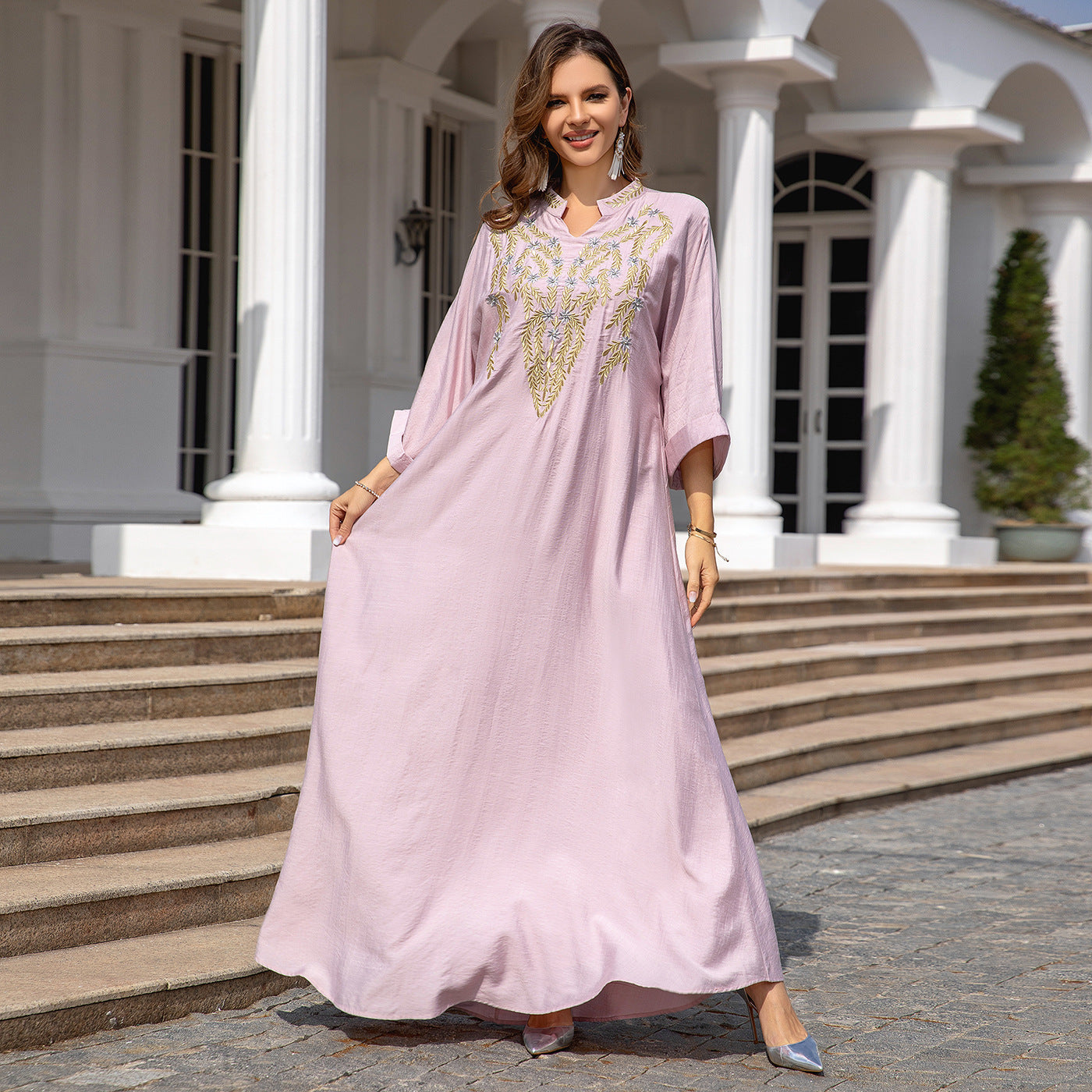 Stylish Muslim Women Embroidered Robe Dress for Everyday Wear