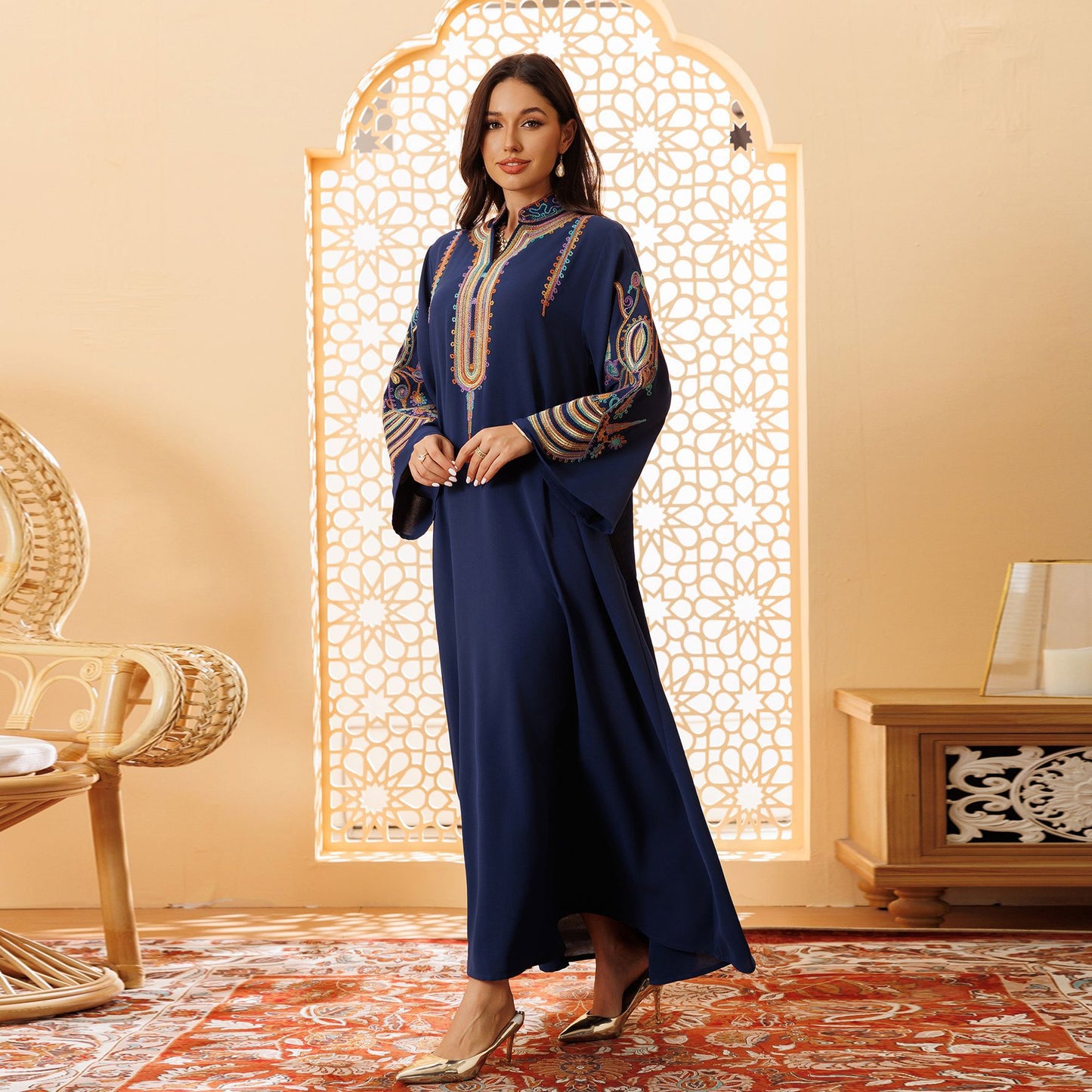 Muslimisches Kleid mit Seilstickerei für Damen