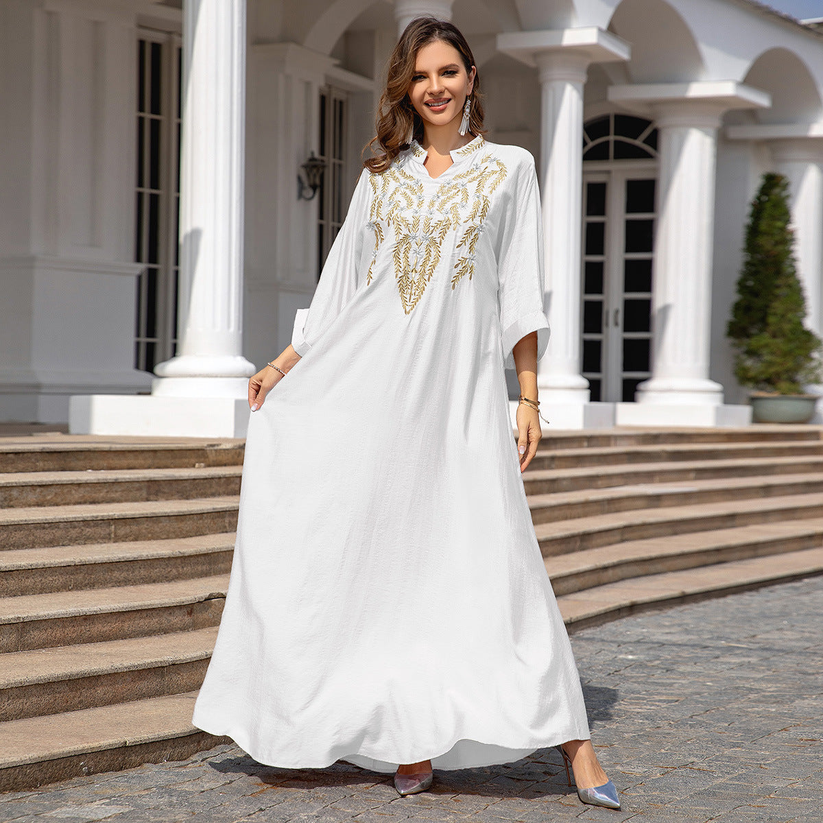 Stylish Muslim Women Embroidered Robe Dress for Everyday Wear
