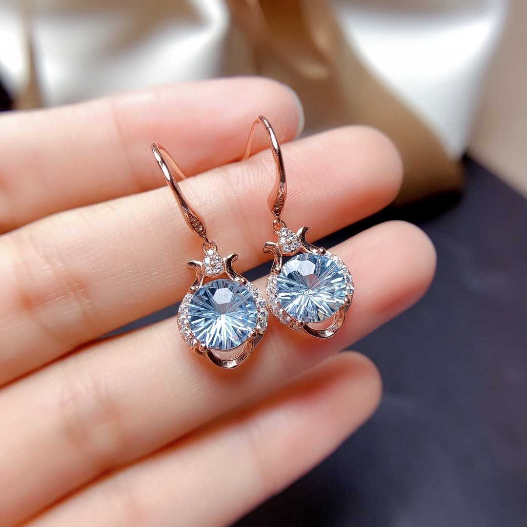 Parure en topaze bleu ciel naturelle taillée en feu d'artifice pour femme (bague, pendentif et boucles d'oreilles)