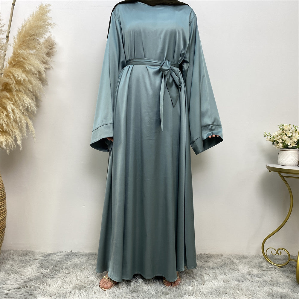 Muslimisches Satin-Kleid für Damen mit Schnürung